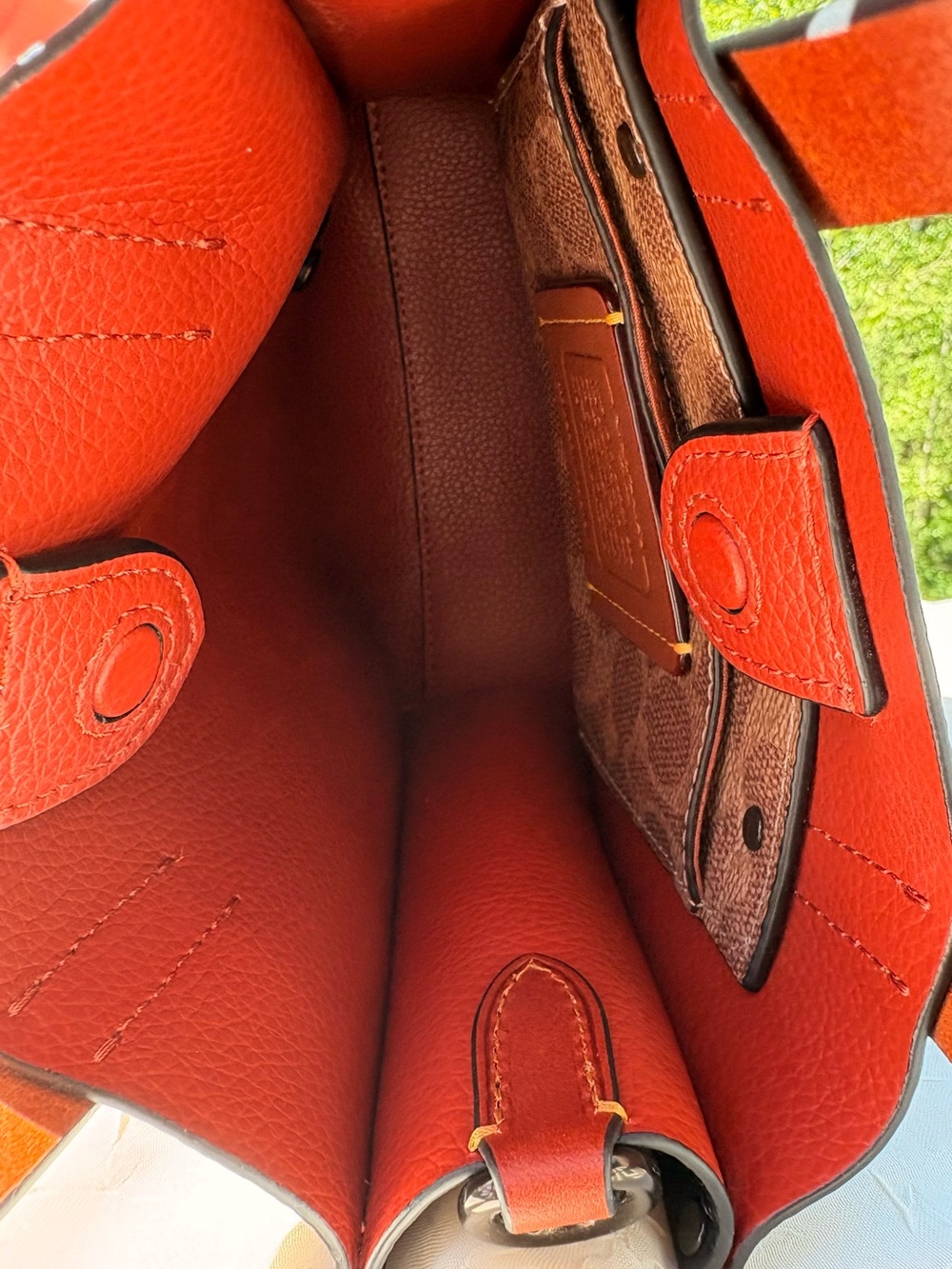 COACH Relay Tote Bag 17 With Coach Tokyo Graphic & Fox Pin CZ215 - Picture 10 of 16